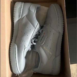 YEEZY POWERPHASE